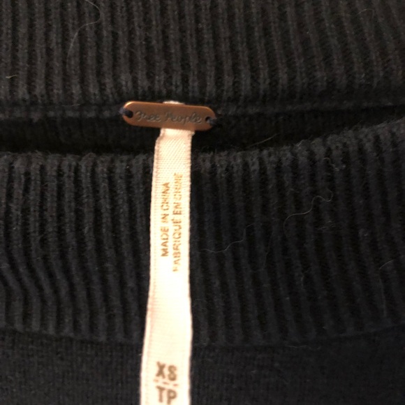 Free People Tunic length sweater XS - Picture 2 of 2